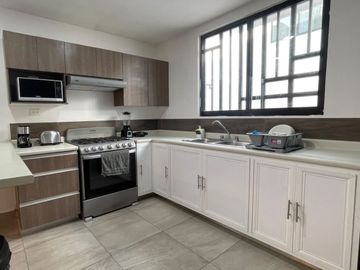 Habitación en renta. Exclusivo para estudiantes DAMAS. Fracc. Valle del Jaguar. Villahermosa, Tabasco.