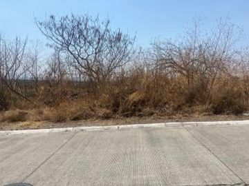 Terreno rústico en venta en Fraccionamiento Club de Golf Santa Fe – Xochitepec, Morelos, 663M2