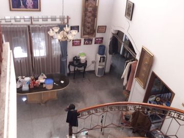 Rumah Lama Kokoh - Area Tanah Kusir