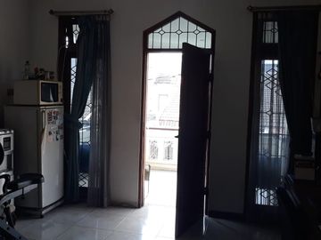 Rumah Lama Kokoh - Area Tanah Kusir
