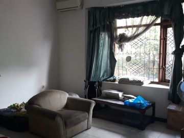 Rumah Lama Kokoh - Area Tanah Kusir