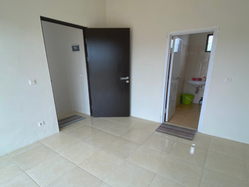 3 Kamar Tidur Rumah Perumahan Full Renovasi Cluster Kana Park Siap Huni Dekat Stasiun KRL Akses Tol Legok Parung Panjang Bogor Legok Cisauk Tangerang