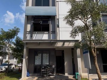 Rumah Usaha 3 Lantai di Delatinos BSD Dekat Tol dan Stasiun Kereta
