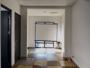 Rumah Usaha 3 Lantai di Delatinos BSD Dekat Tol dan Stasiun Kereta