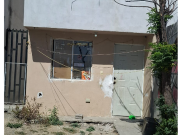 BUSCAS VALLE DEL ROBLE LINDA CASA EN VENTA 2 PLANTAS, 2 RECÁMARAS, UN ESTACIONAMIENTO