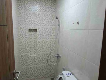 disewakan rumah baru 3 lantai siap huni di Kopo Harmonis