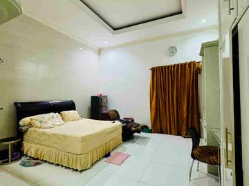 Dijual Rumah Mewah 2 lantai Jl Poros Hertasning Makassar dekat Mall Panakkukang Makassar.