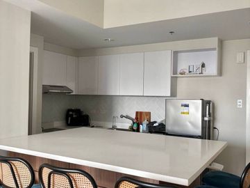 FOR SALE: 47 SQM Flat in The Arton by Rockwell, Quezon City