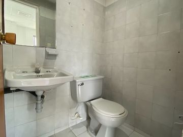 LOCAL COMERCIAL EN VENTA SECTOR ANTONIA SANTOS CENTRO EMPRESARIAL SURAMERICANA BUCARAMANGA
