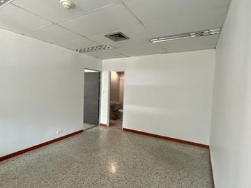 LOCAL COMERCIAL EN VENTA SECTOR ANTONIA SANTOS CENTRO EMPRESARIAL SURAMERICANA BUCARAMANGA