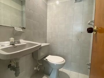LOCAL COMERCIAL EN VENTA SECTOR ANTONIA SANTOS CENTRO EMPRESARIAL SURAMERICANA BUCARAMANGA