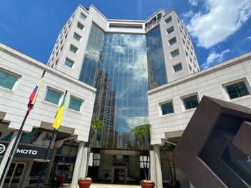 LOCAL COMERCIAL EN VENTA SECTOR ANTONIA SANTOS CENTRO EMPRESARIAL SURAMERICANA BUCARAMANGA