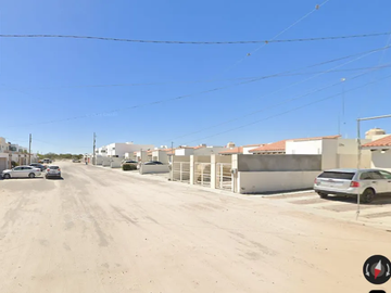Casa ubicada en colonia Chametla, Baja California Sur. Con 4 recamaras y 479m2. Muy cerca del Aeropuerto Internacional La Paz