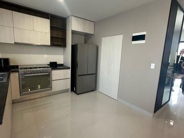 CASA EN VENTA EN PARQUE TESALIA EN LOMAS DE ANGELÓPOLIS A 10 MIN DE CHEDRAUI SELECT CASCATTA