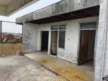 Bangunan 3 Lantai Terawat Rumah Darmo Indah Timur