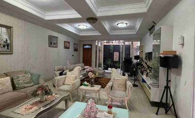 Dijual rumah semi furnished lokasi strategis di duta harapan Bekasi utara
