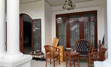 Dijual rumah semi furnished lokasi strategis di duta harapan Bekasi utara