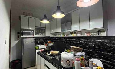 Dijual rumah semi furnished lokasi strategis di duta harapan Bekasi utara