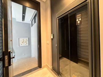 For Sale!Near Pinaglabanan San Juan Townhouse with 3 Car Garage 45.5M -AJCH