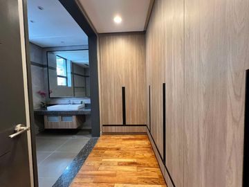 For Sale!Near Pinaglabanan San Juan Townhouse with 3 Car Garage 45.5M -AJCH