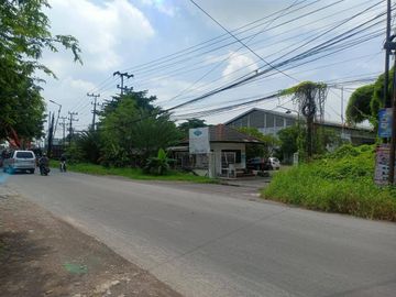 Dijual Pabrik + Gudang 1,5 Hektar Murah Hitung Tanah di Raya Betro, Sda