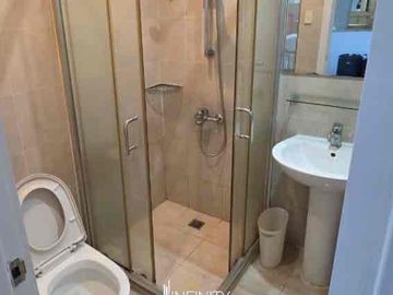 For Sale 2 Bedroom in Knightsbridge Residences, Makati City