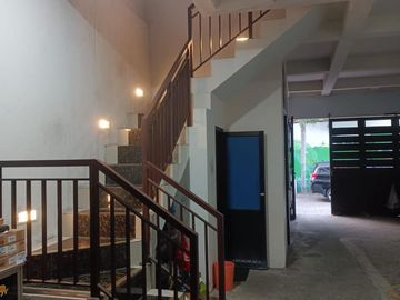 Rumah Dijual di Taman indah Regency Semi Furnish Sepanjang