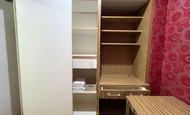 Jual Cepat Apartemen Green Pramuka City 2BR Furnished 2 menit ke Gerbang Tol