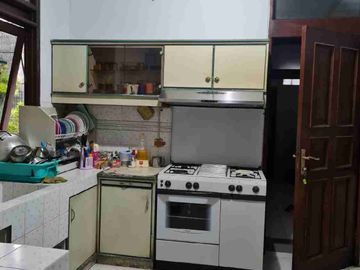 DISEWAKAN DIKONTRAKAN RUMAH KANTOR SURAPATI CIKUTRA KOTA BANDUNG STRATEGIS