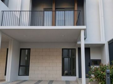 Disewakan Rumah Basilia Wisteria JGC Unfurnished 3 Lantai Siap Huni Harga 75 Juta/Tahun