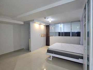 Strategis! Disewakan Small Office Home Office (SOHO) Neo Soho Podomoro City, Type Maple, Semifurnish, Central park 2 podomoro city