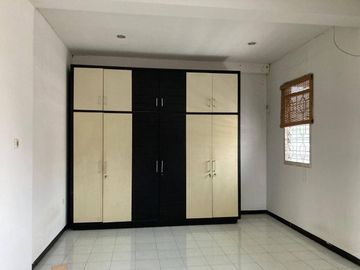RUMAH KUTISARI INDAH UTARA SURABAYA SEMI FURNISH BARU RENOV