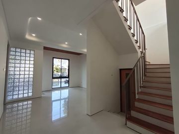 Rumah Mewah Giri Loka BSD – Semi Furnished, Lingkungan Tenang & Asri