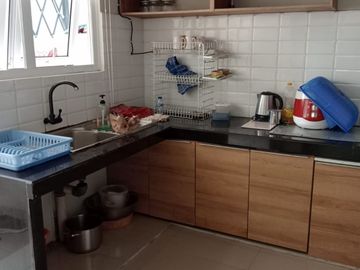 Dijual Rumah Taman Semanan Indah Hook LT 192M2, Utara, Ada Taman!
