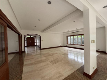 House and Lot for Lease in Dasmarinas Village