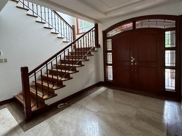 House and Lot for Lease in Dasmarinas Village
