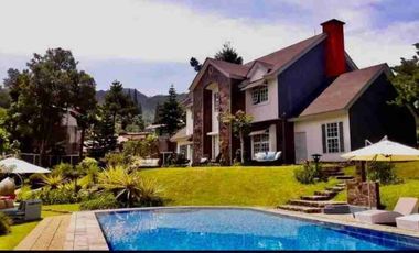 VILLA MEWAH CHRISANTUM DI CISARUA PUNCAK BOGOR