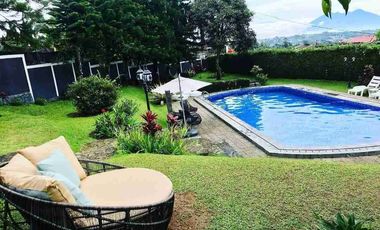 VILLA MEWAH CHRISANTUM DI CISARUA PUNCAK BOGOR