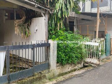 Dijual Rumah Tua Hitung Tanah di Cililin Lokasi Dekat ke Senopati