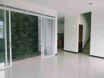 rumah nyaman tenang siap huni murah selangkah ke Ciwastra