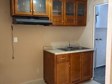 Casa en privada con portón eléctrico, ubicada en lomas de ahuatlan