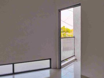 Di sewakan rumah 4 kamar  di Lampiri pondok kelapa jaktim