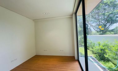 4 Bedroom Modern Tropical House and Lot for Sale in Orchard Residential Estate and Country Club, Dasmariñas, Cavite