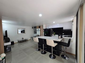 Apartamento en venta en Loma del Indio, El Poblado