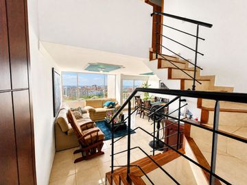 SE VENDE APARTAMENTO DUPLEX MIRAMAR