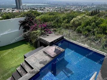 casa con alberca en renta gran jardín