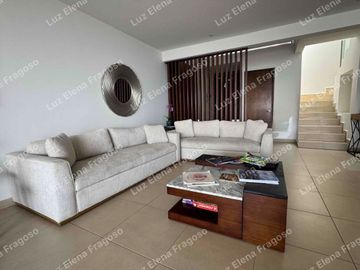 casa con alberca en renta gran jardín