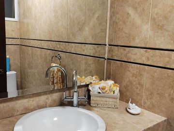 La residencia que redefine tu estilo de vida en Hacienda del Valle. 4 habitaciones, 4.5 baños