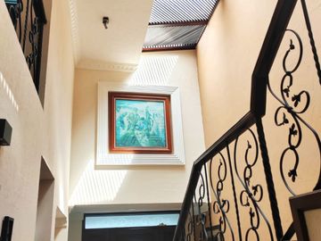 La residencia que redefine tu estilo de vida en Hacienda del Valle. 4 habitaciones, 4.5 baños