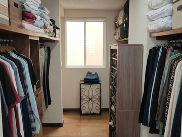 La residencia que redefine tu estilo de vida en Hacienda del Valle. 4 habitaciones, 4.5 baños